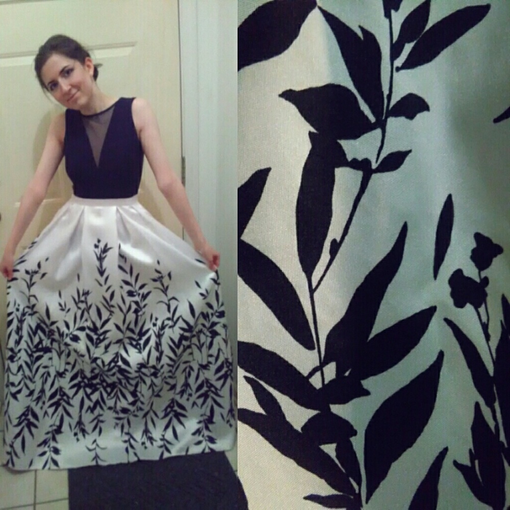 Black/White Floor-Length Prom Dress
